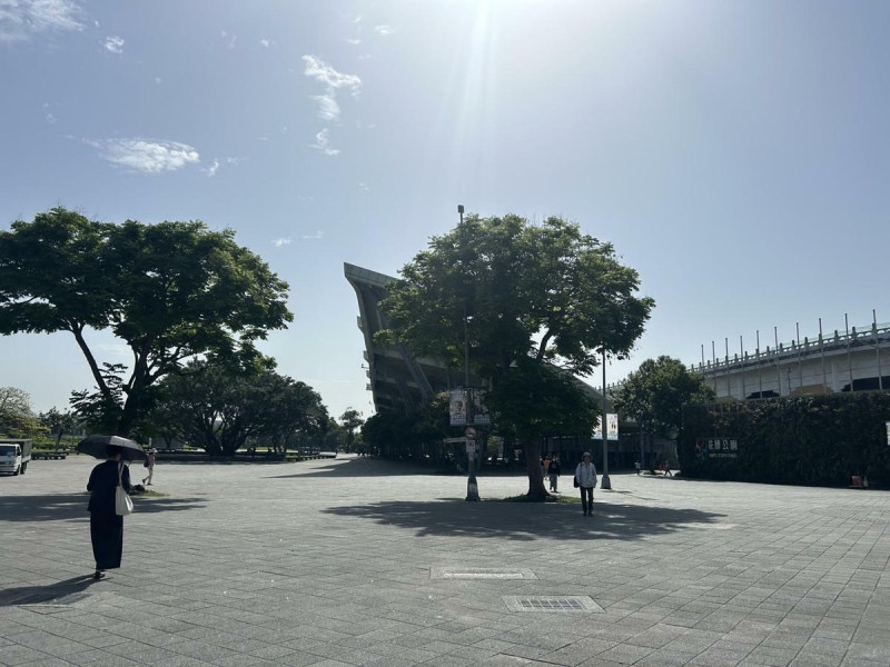 台灣連四震襲擊 中南部高溫飆升至36度 週末鋒面逼近