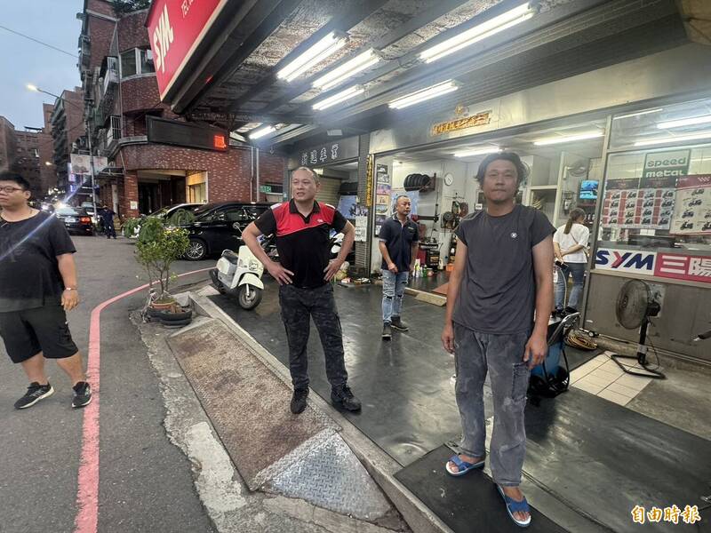 三峽車禍驚魂！機車行兄弟奮勇救人 阻二次事故