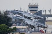 泰國空軍航展驚現王室戰機，F-16與JAS-39爭奪大單
