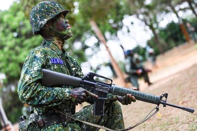 悲劇！25歲陸軍士官從3樓墜落身亡 軍方深感遺憾