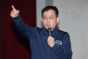賴士葆質疑政府應對美關稅策略：台積電赴美仍未放過台灣