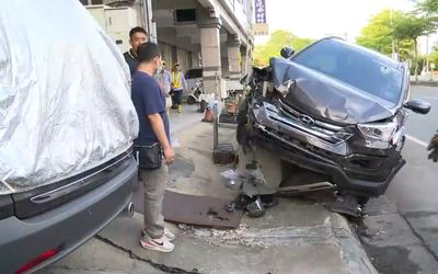 休旅車失控撞電箱引發連環車禍 居民哀嘆：第四次停電了
