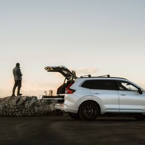 Honda CR-V Dream Pod：慶祝30周年推出夢幻露營車，2人車宿與戶外烹飪一應俱全