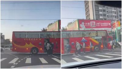 竹北校車驚魂！綠燈路口開門載學生，網友譏「不良老司機」