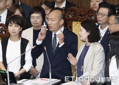 藍營夜襲表決雙公投 綠營翻議事規則斥違法:以後都半夜過惡法?