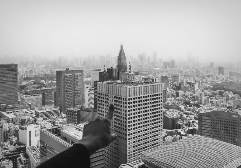 A+企業衰敗五階段：領導人和投資人的警鐘