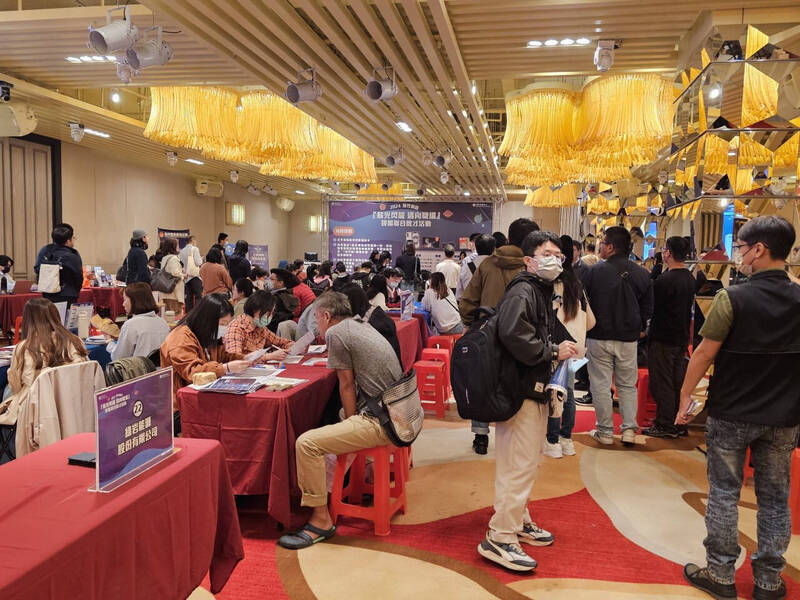 桃竹苗4月徵才盛宴：近萬職缺等你挑選，青年就業新機會來襲！