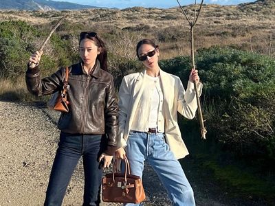 韓星姐妹花Jessica與Krystal舊金山出遊 奢華包款與搞笑樹枝自拍吸睛