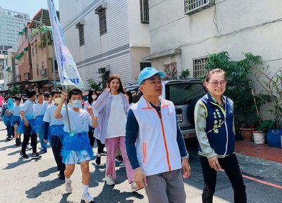 桃園新埔國小慶20生日 大手牽小手社區服務