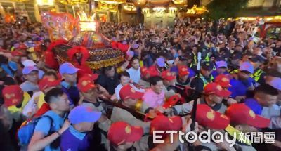 大甲媽祖遶境創新紀錄：僅1分鐘通過廟埕，信徒湧入追隨感恩之旅